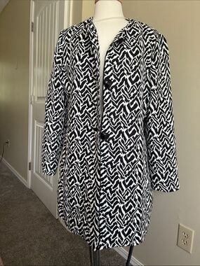 Chico's Black & White Graphic Pattern Pea Coat fully lined